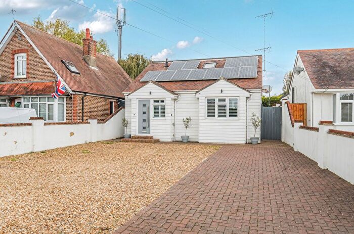 3 Bedroom Detached Bungalow For Sale In Hewarts Lane, Rose Green, PO21