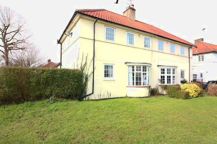 3 Bedroom Semi-Detached House To Rent In Attimore Road, Welwyn Garden City, AL8