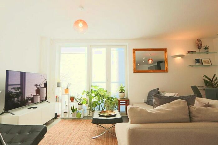 2 Bedroom Town House To Rent In Cooperage Lane, Southville, Bristol, BS3