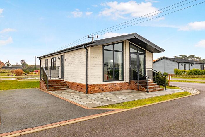 2 Bedroom Lodge For Sale In The Poplars, Burnham Market, PE31