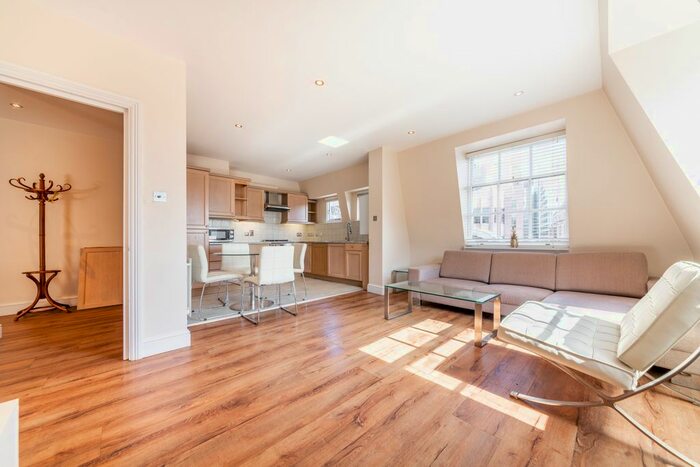 2 Bedroom Flat To Rent In Great Tower Street, London, EC3R
