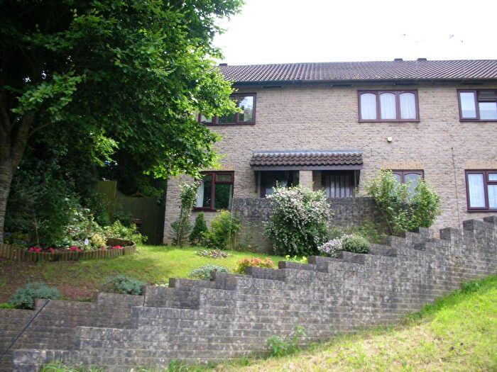 2 Bedroom Property To Rent In Whatcombe Road, Frome, Somerset, BA11