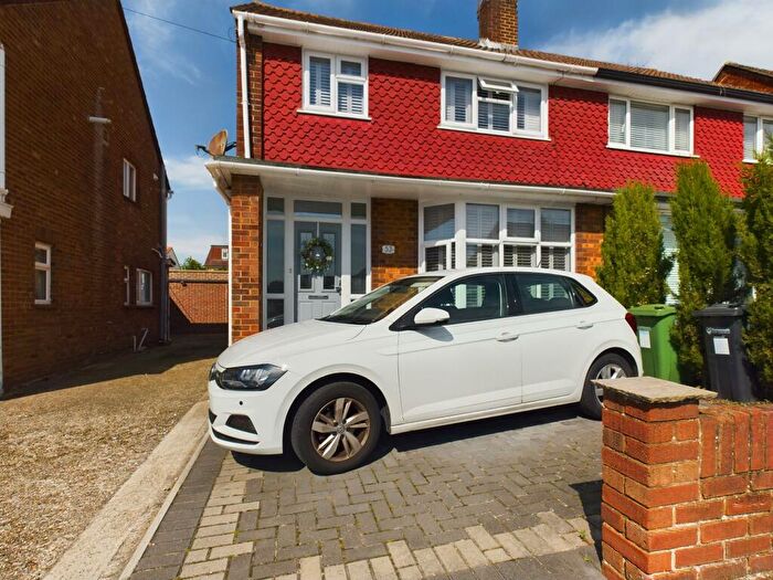 3 Bedroom Semi-Detached House To Rent In Southbourne Ave, Drayton, Portsmouth, PO6