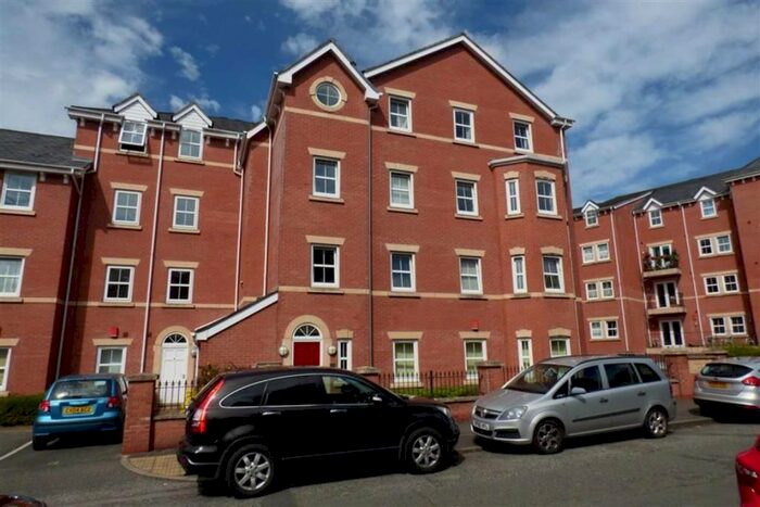 2 Bedroom Flat To Rent In Whitelow Road, Manchester, M21