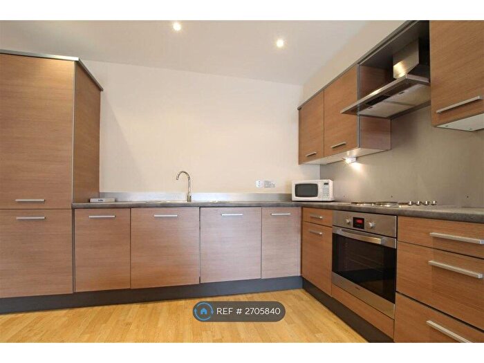3 Bedroom Flat To Rent In Pandongate House, Newcastle Upon Tyne, NE1