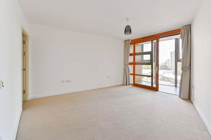 1 Bedroom Flat To Rent In Lombard Road, Battersea, London, SW11