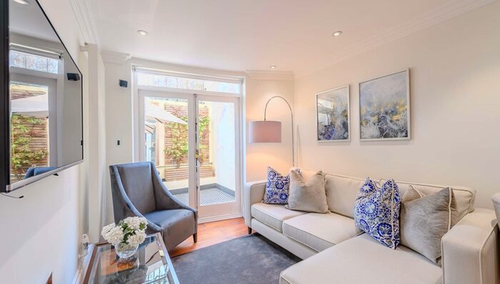1 Bedroom Flat To Rent In Kensington Gardens Square, London, W2