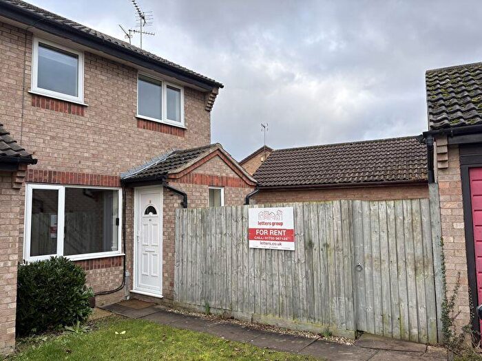 3 Bedroom Semi Detached House To Rent In Mealsgate, Gunthorpe, Peterborough, PE4