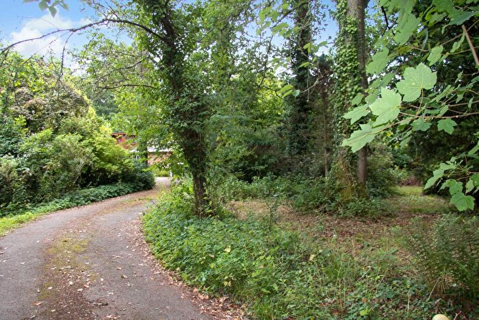 4 Bedroom Detached Bungalow For Sale In Wickham, Hampshire, PO17