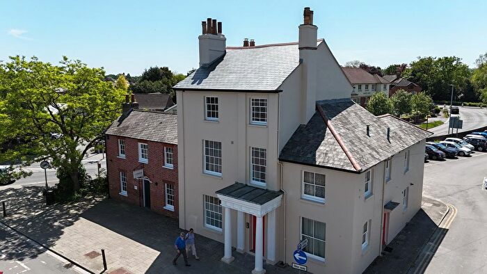 1 Bedroom Flat To Rent In Leigh Road, Wimborne, BH21