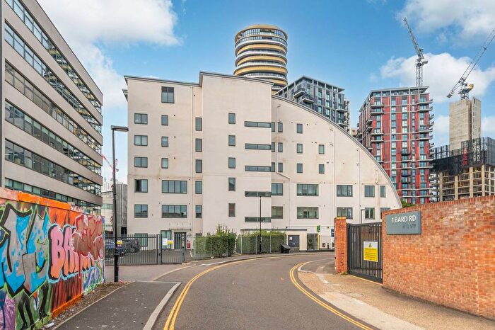 2 Bedroom Flat For Sale In The Curve, Ladbroke Grove, London, W10