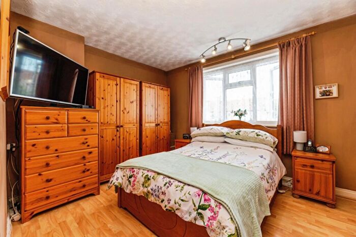 3 Bedroom Terraced House For Sale In Tintern Road, Carshalton, SM5