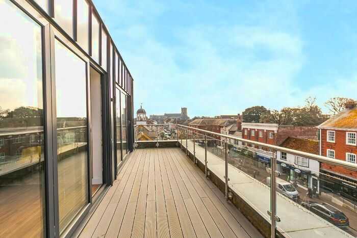 2 Bedroom Penthouse To Rent In High Street, Christchurch, Dorset, BH23