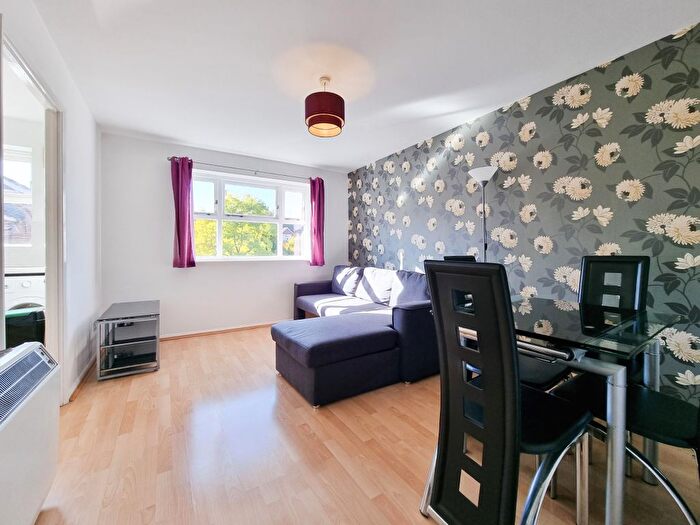 1 Bedroom Flat To Rent In Macmillan Way, Tooting Bec, SW17