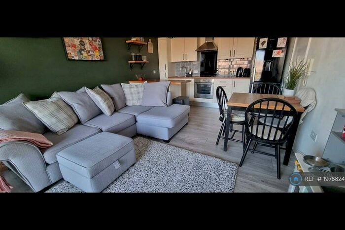 2 Bedroom Flat To Rent In The Gateway North, Leeds, LS9