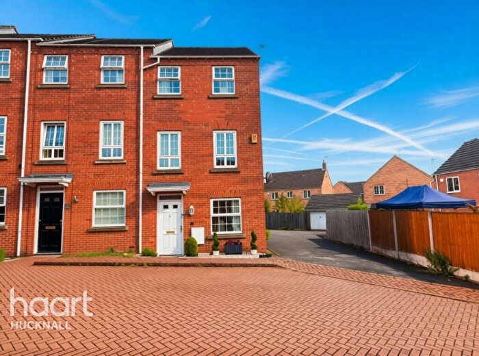 4 Bedroom End Of Terrace House For Sale In Davies Way, Nottingham, NG5
