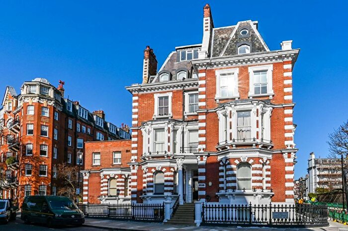1 Bedroom Flat For Sale In Hornton Street, High Street Kensington, London, W8