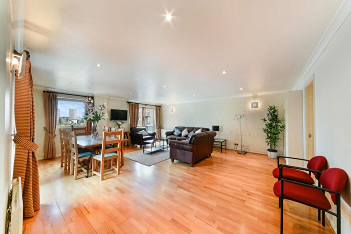 2 Bedroom Apartment To Rent In Meridian Place, Canary Wharf, London, E14