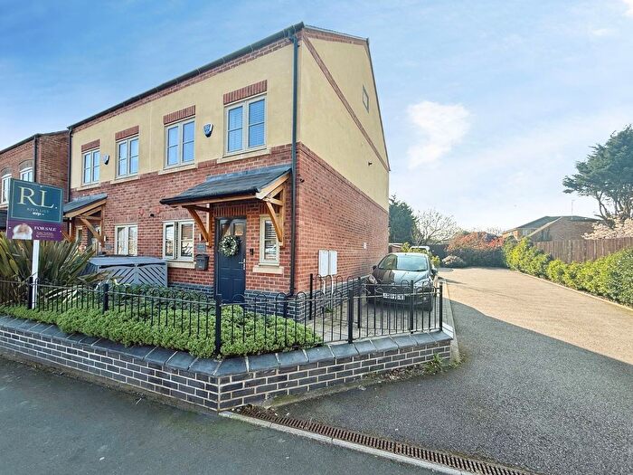 3 Bedroom Semi-Detached House For Sale In , High Street, Whetstone, LE8