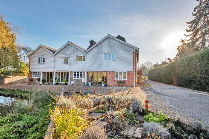 5 Bedroom Semi Detached House For Sale In Staplehurst Road, Marden, Kent, TN12