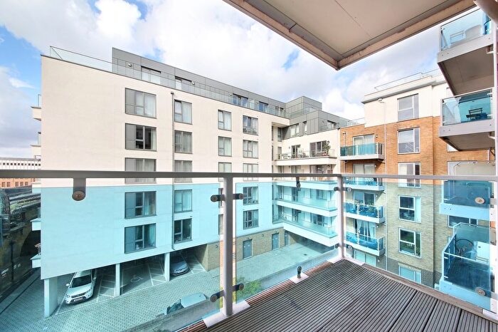 1 Bedroom Flat For Sale In Gooch House, - Glenthorne Road, W6