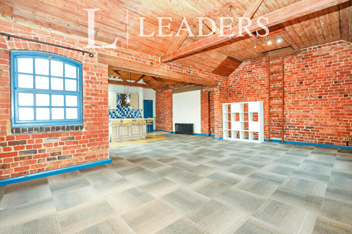 2 Bedroom Apartment To Rent In Spencer Road, Northampton, NN1