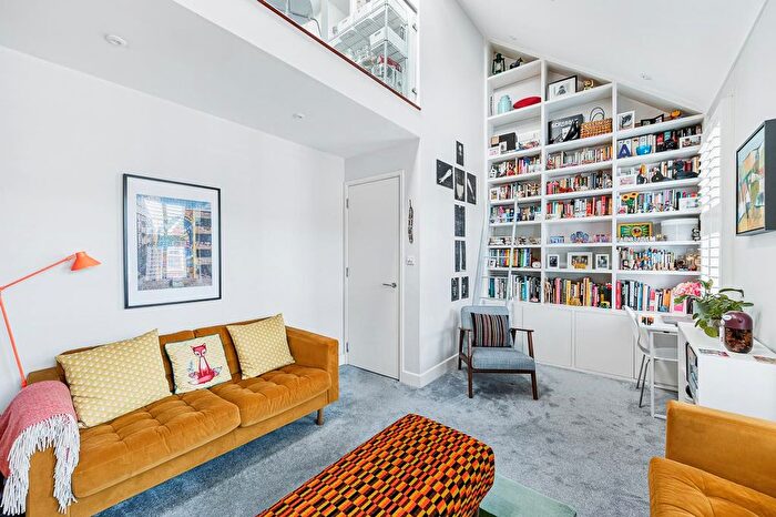 2 Bedroom Maisonette For Sale In Bollo Lane, London, W4