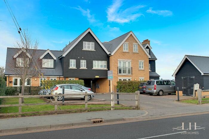 2 Bedroom Apartment For Sale In St. James Court, Brentwood, CM13