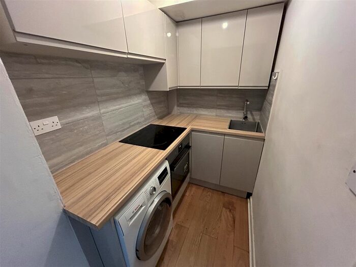Studio To Rent In Windsor Road, London, W5