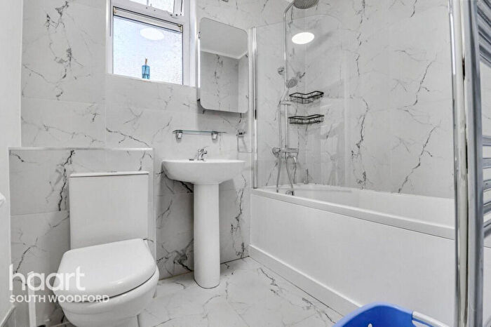 1 Bedroom Flat To Rent In Beechwood Park, London, E18