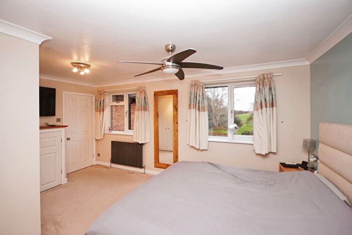 3 Bedroom Detached House For Sale In Jubilee Close, Cam, Dursley, Gloucestershire, GL11