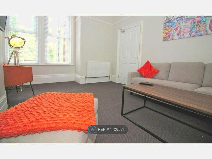 6 Bedroom Semi-Detached House To Rent In North Cliff Street, Preston, PR1