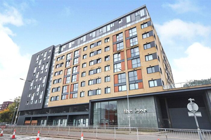 2 Bedroom Flat For Sale In Southernhay, Basildon, Essex, SS14