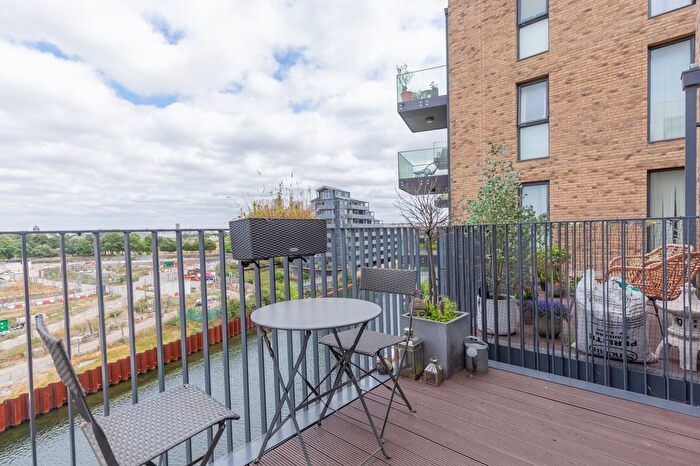 1 Bedroom Flat To Rent In Staith Court, Nicholson Square, London ., E3