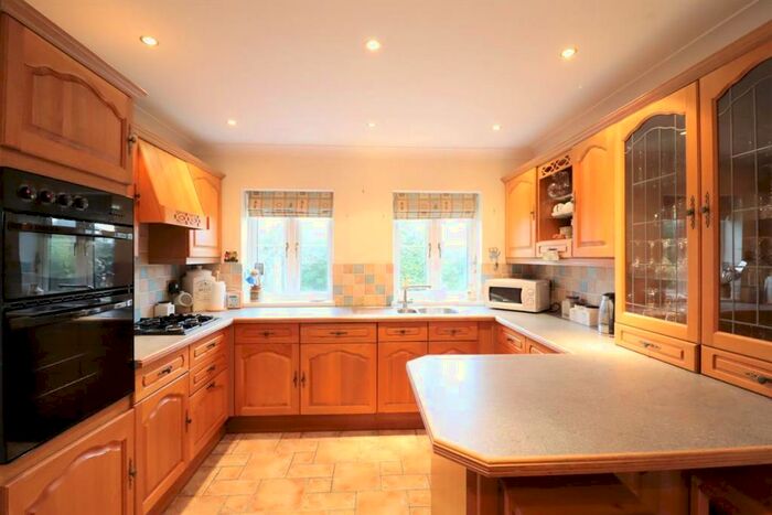 3 Bedroom Detached House To Rent In Ashleigh Court, New Road, Porthcawl, CF36