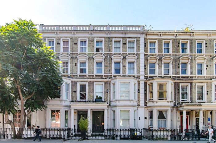 2 Bedroom Flat For Sale In Warwick Road, Earls Court, London, SW5