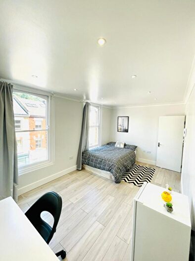 Studio To Rent In Green Lanes, N16