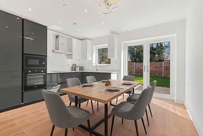 2 Bedroom Detached House For Sale In Champagne Walk, A Dudley Road, N3