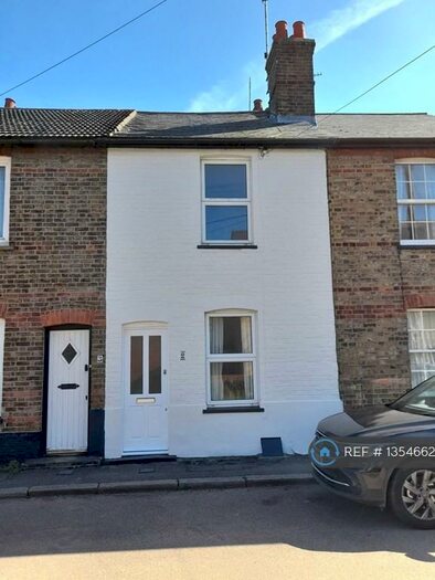 2 Bedroom Terraced House To Rent In School View Road, Chelmsford, CM1