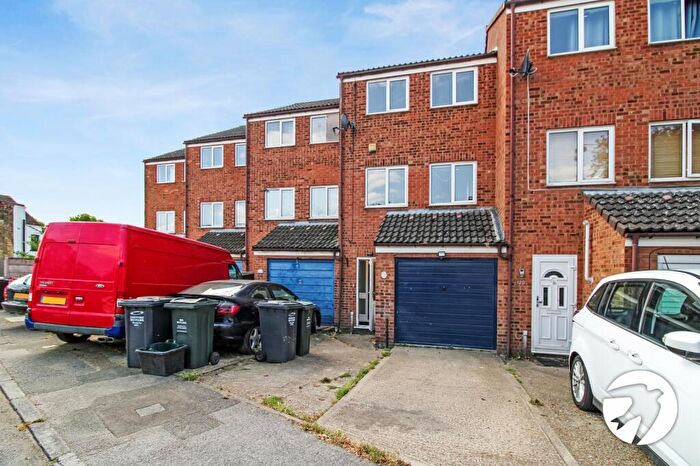 3 Bedroom Terraced House To Rent In Broomfield Road, Swanscombe, Kent, DA10