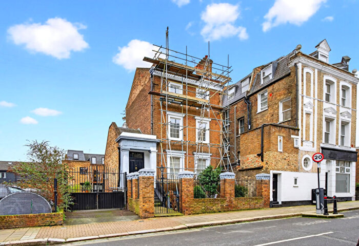 4 Bedroom Apartment To Rent In Aden Grove, London, N16