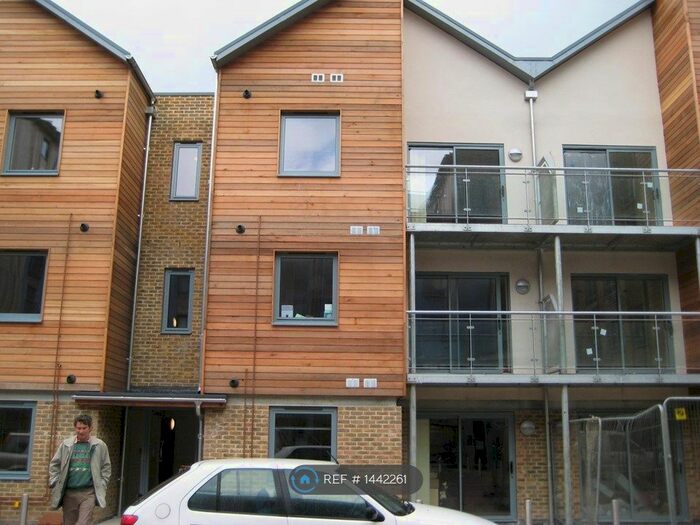 1 Bedroom Flat To Rent In Quayside Drive, Colchester, CO2