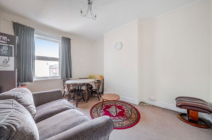 1 Bedroom Flat For Sale In Tweedy Road, Bromley, BR1