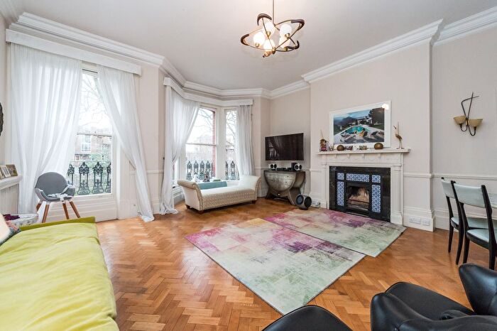 3 Bedroom Flat To Rent In Tedworth Square, London, SW3