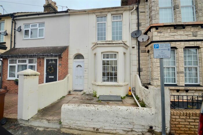 2 Bedroom Terraced House To Rent In Wellington Road, Gillingham, ME7