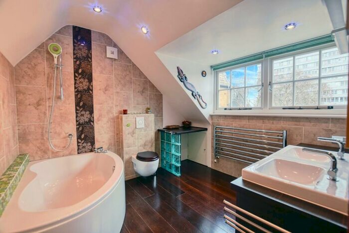 2 Bedroom Flat To Rent In Chequer Street London, EC1Y