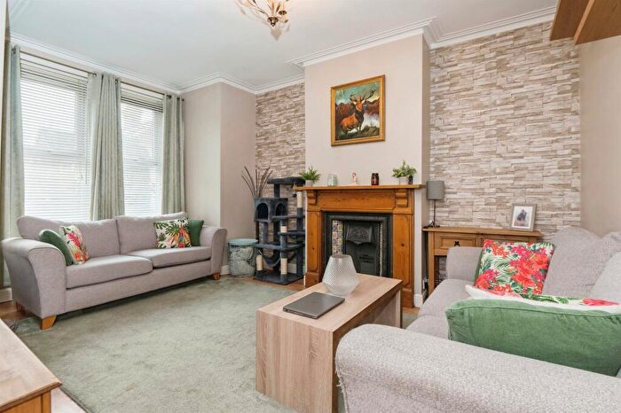 2 Bedroom Terraced House For Sale In Dutton Lane, Eastleigh, SO50
