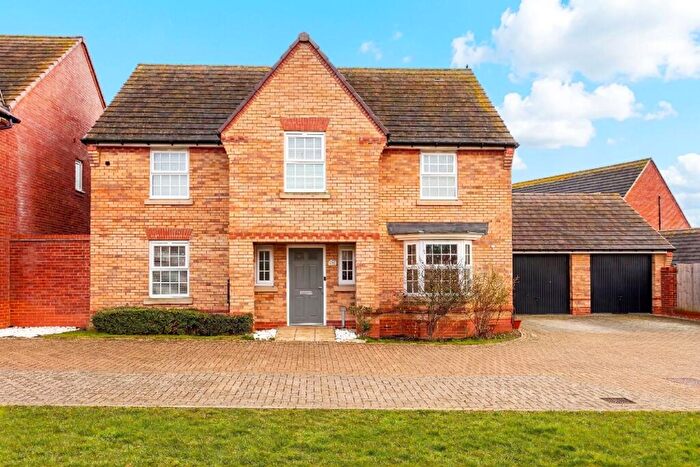 4 Bedroom Detached House For Sale In Pompeii Grove, Fairfields, MK11