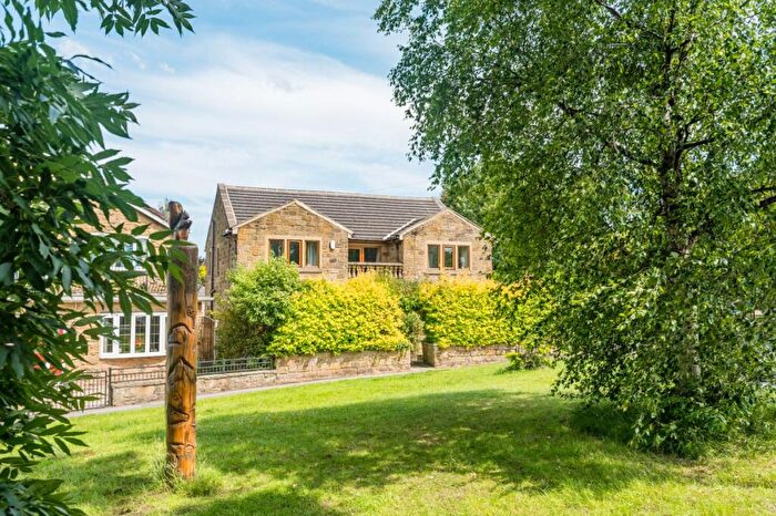 5 Bedroom Detached House For Sale In Green View, Town Street, Gildersome, LS27