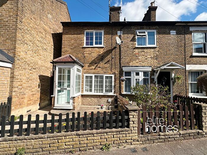 2 Bedroom End Terrace House To Rent In Albury Grove Road, Cheshunt, EN8